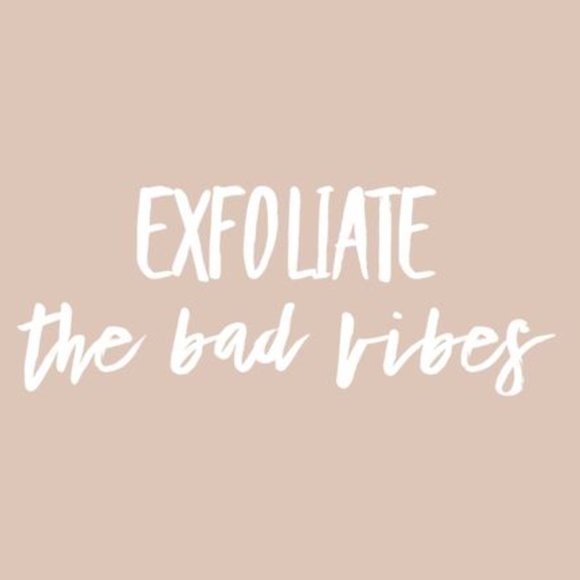 🌟 MY CLOSET IS CURRENTLY UNDER CONSTRUCTION ❤️ 🌟 - Picture 8 of 15